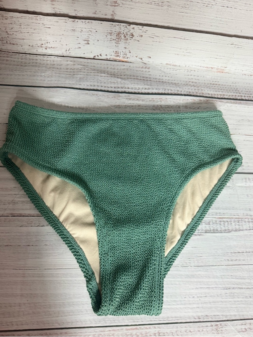 Kona Sol Green Bikini Bottoms NWOT never worn Size M